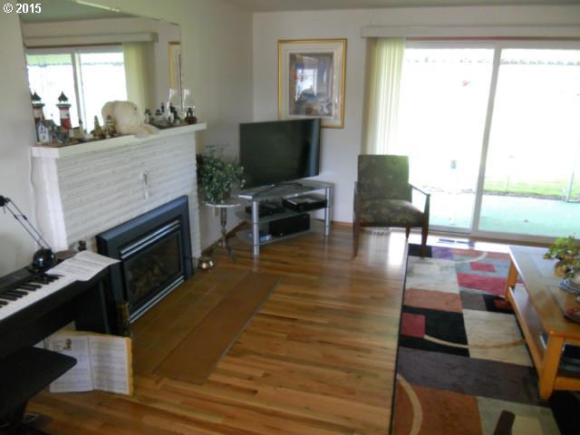 1074 Randolph Road Woodburn, OR 97071 - Photo 2 of 10 Gallery Image 2