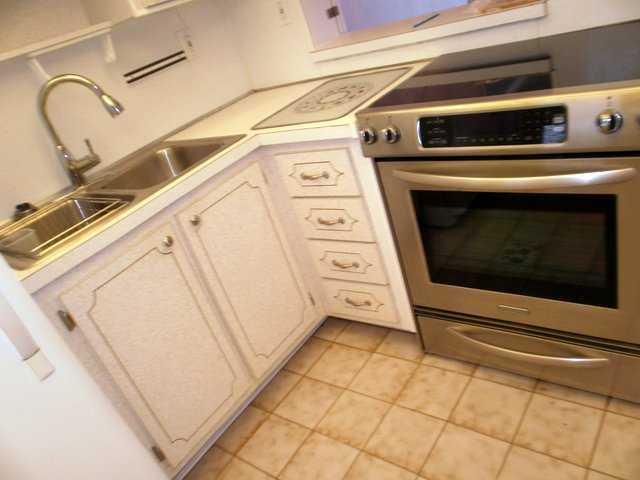 2930 Point E Drive, Unit E608 Aventura, FL 33160 - Photo 2 of 7