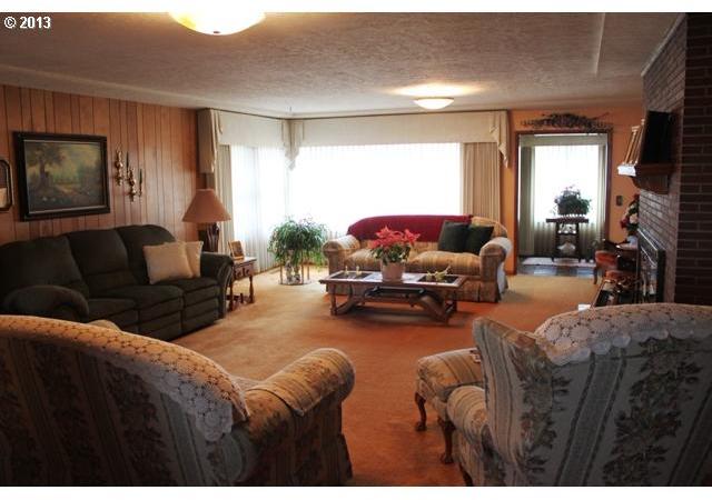 5922 Southwest Williams Road Powell Butte, OR 97753 - Photo 4 of 15 Gallery Image 4