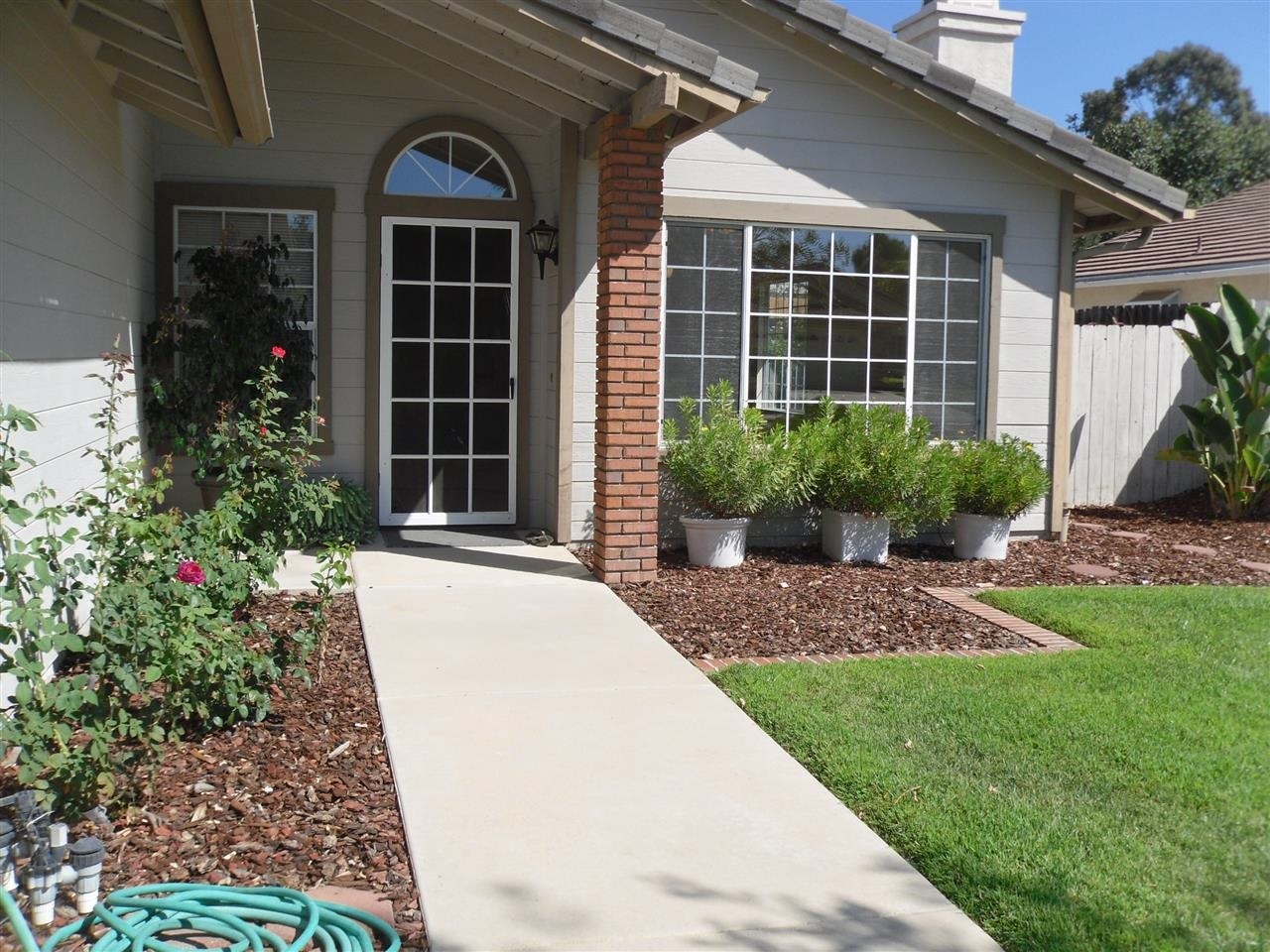 172 South Mercedes Road Fallbrook, CA 92028 - Photo 2 of 25