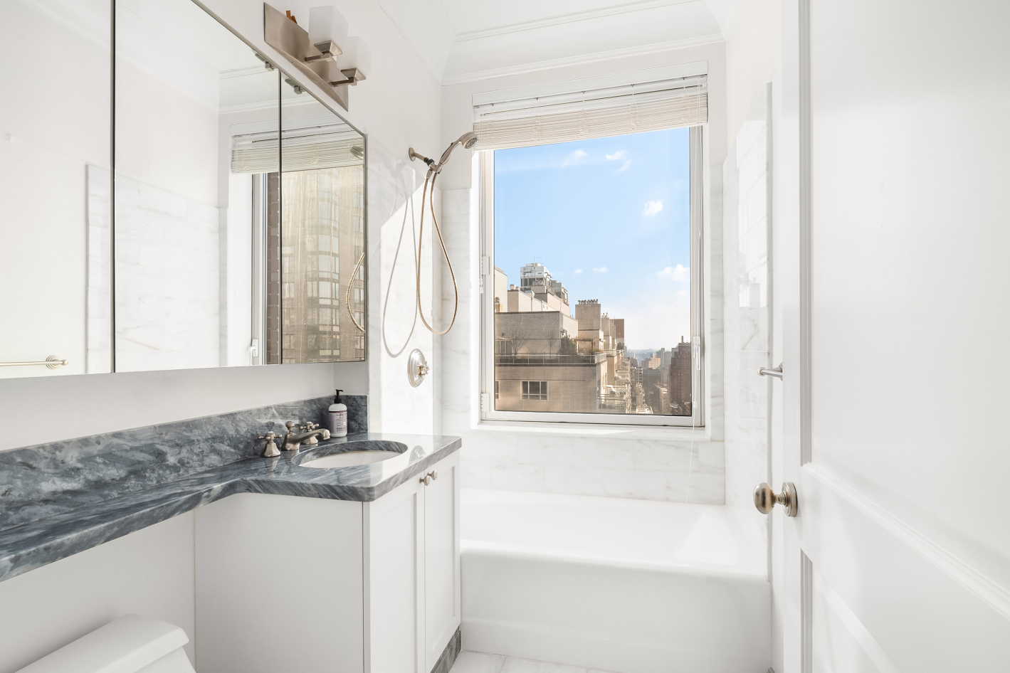 181 East 65th Street, Unit 19A Manhattan, NY 10065 - Photo 7 of 11