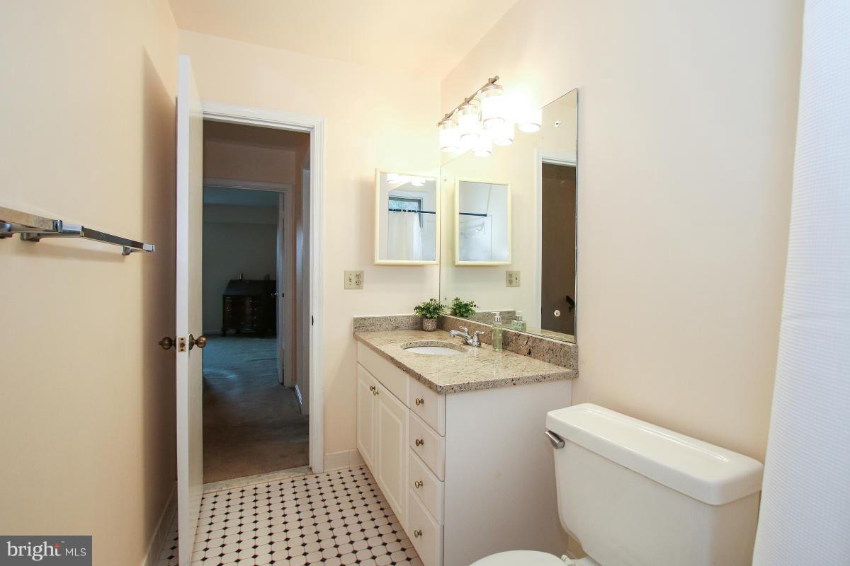 8712 Seven Locks Road Bethesda, MD 20817 - Photo 19 of 29