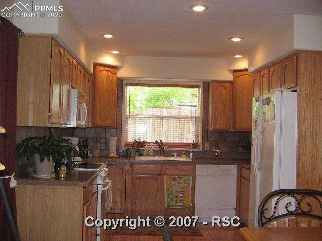 904 Sunset Road Colorado Springs, CO 80909 - Photo 4 of 7