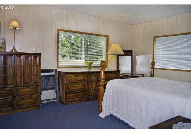 1556 Tucker Road Hood River, OR 97031 - Photo 12 of 16