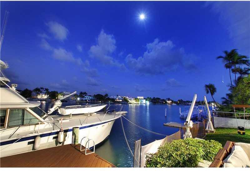 701 North Mashta Drive Key Biscayne, FL 33149 - Photo 15 of 19