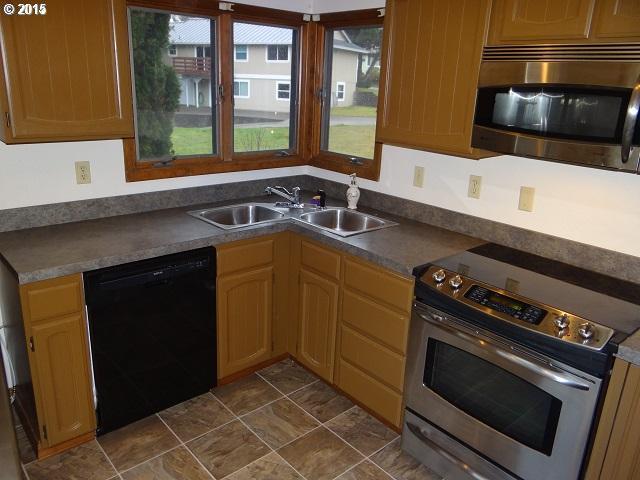 1113 Hemlock Court Reedsport, OR 97467 - Photo 1 of 16 Gallery Image 1