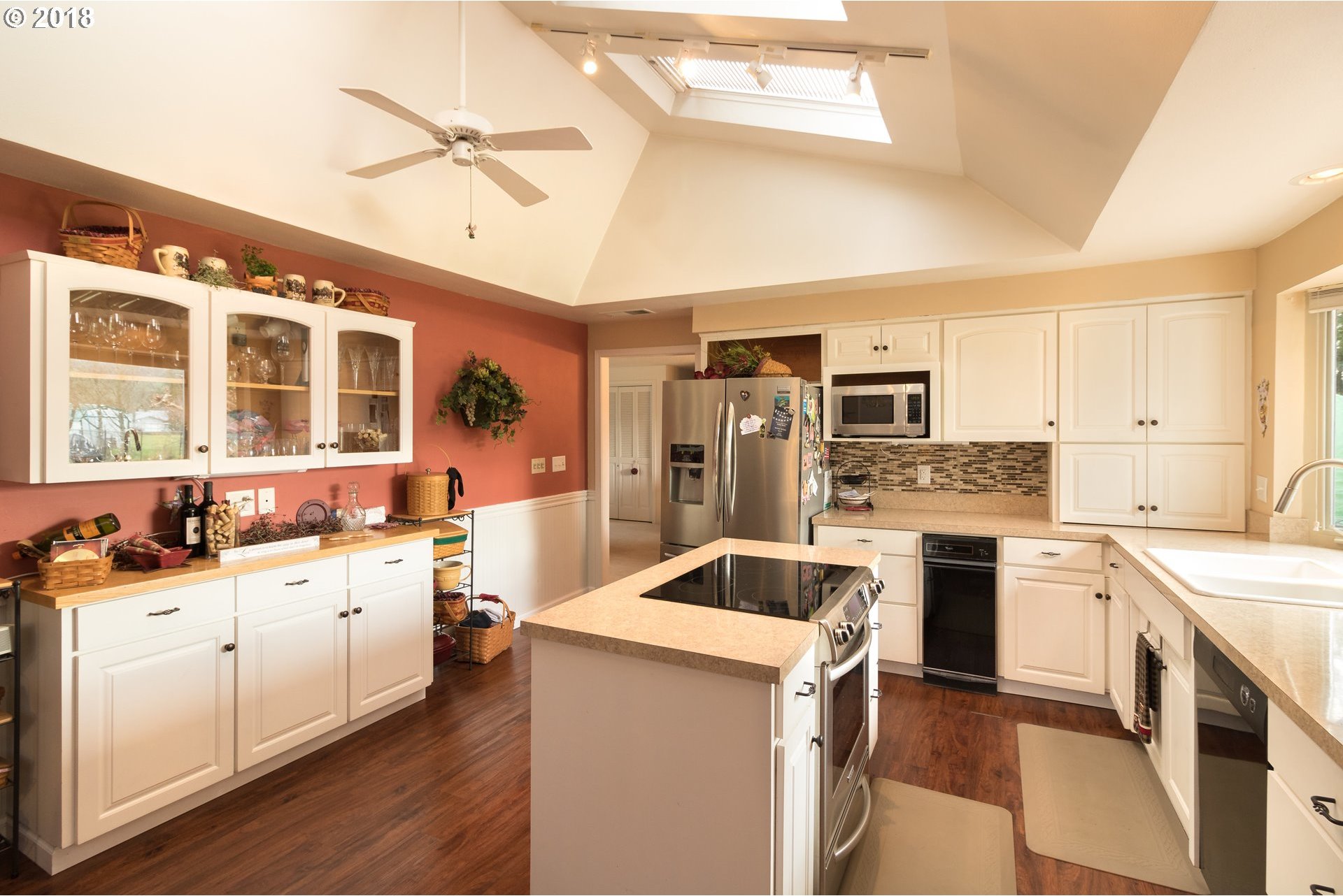 17573 North Bank Road Roseburg, OR 97470 - Photo 23 of 24 Gallery Image 23
