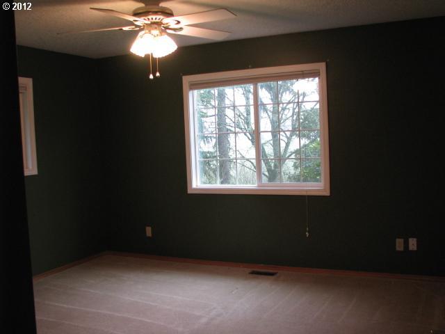 23851 Schultz Road Northeast Aurora, OR 97002 - Photo 4 of 16