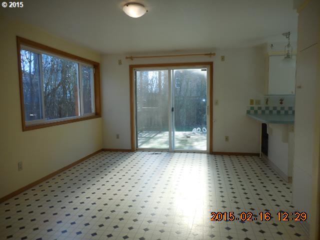 21498 Southwest Jay Street Aloha, OR 97003 - Photo 5 of 12