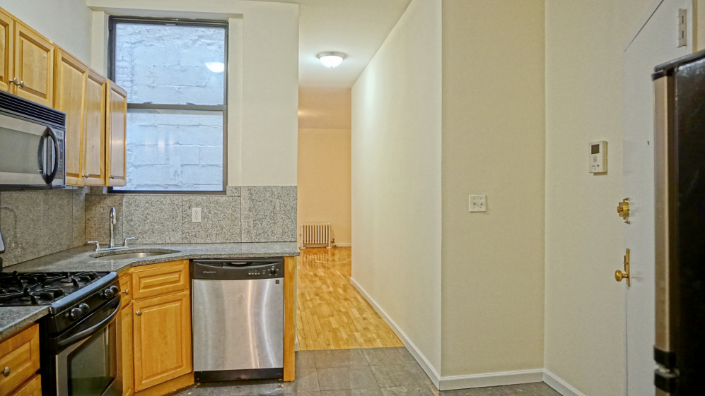 158 Columbus Avenue, Unit 5SW Manhattan, NY 10023 - Photo 2 of 6