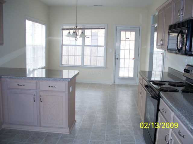 993 Center Road Memphis, TN 38018 - Photo 3 of 10 Gallery Image 3