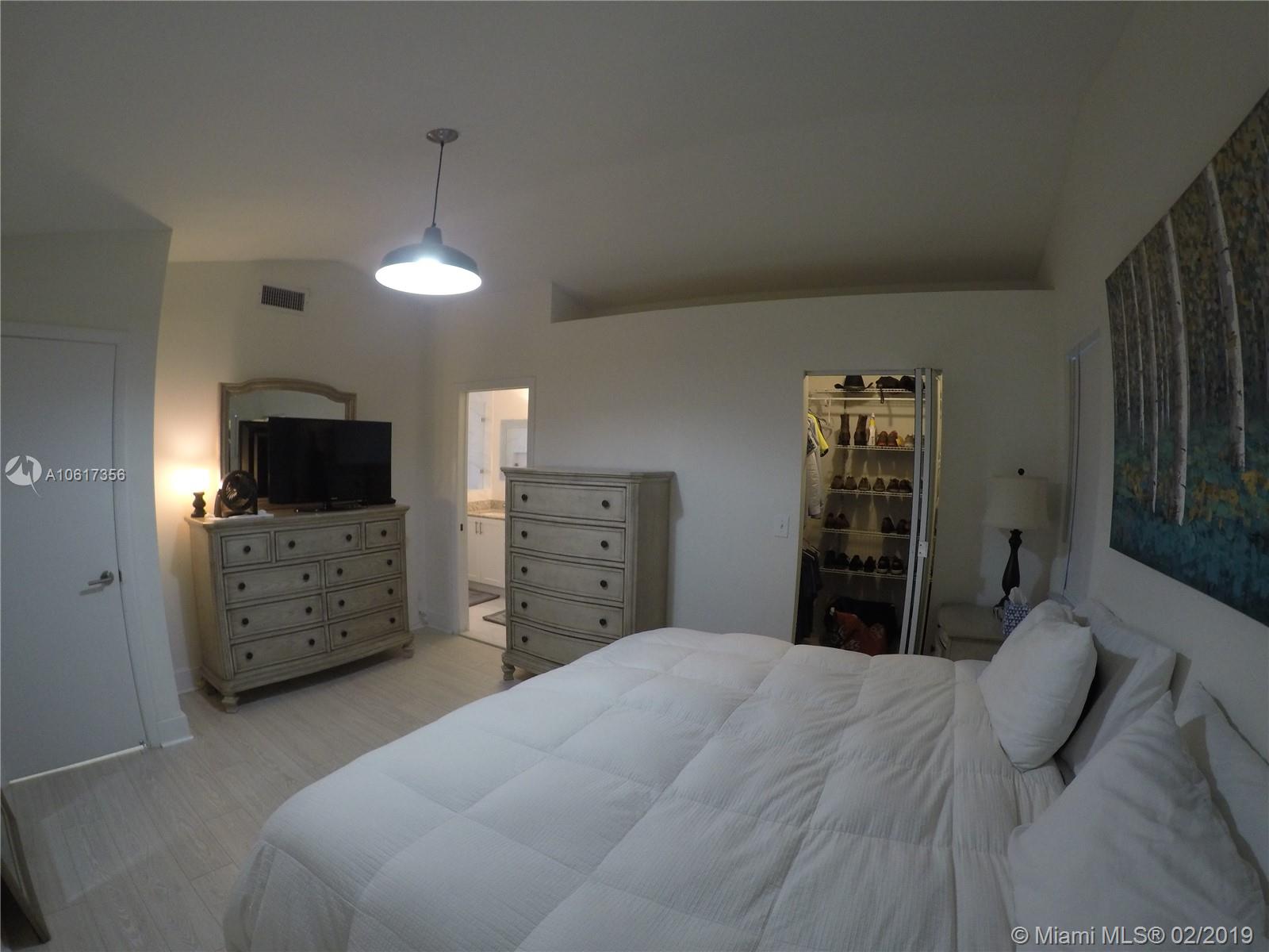 811 Southwest 178th Way Pembroke Pines, FL 33029 - Photo 23 of 51