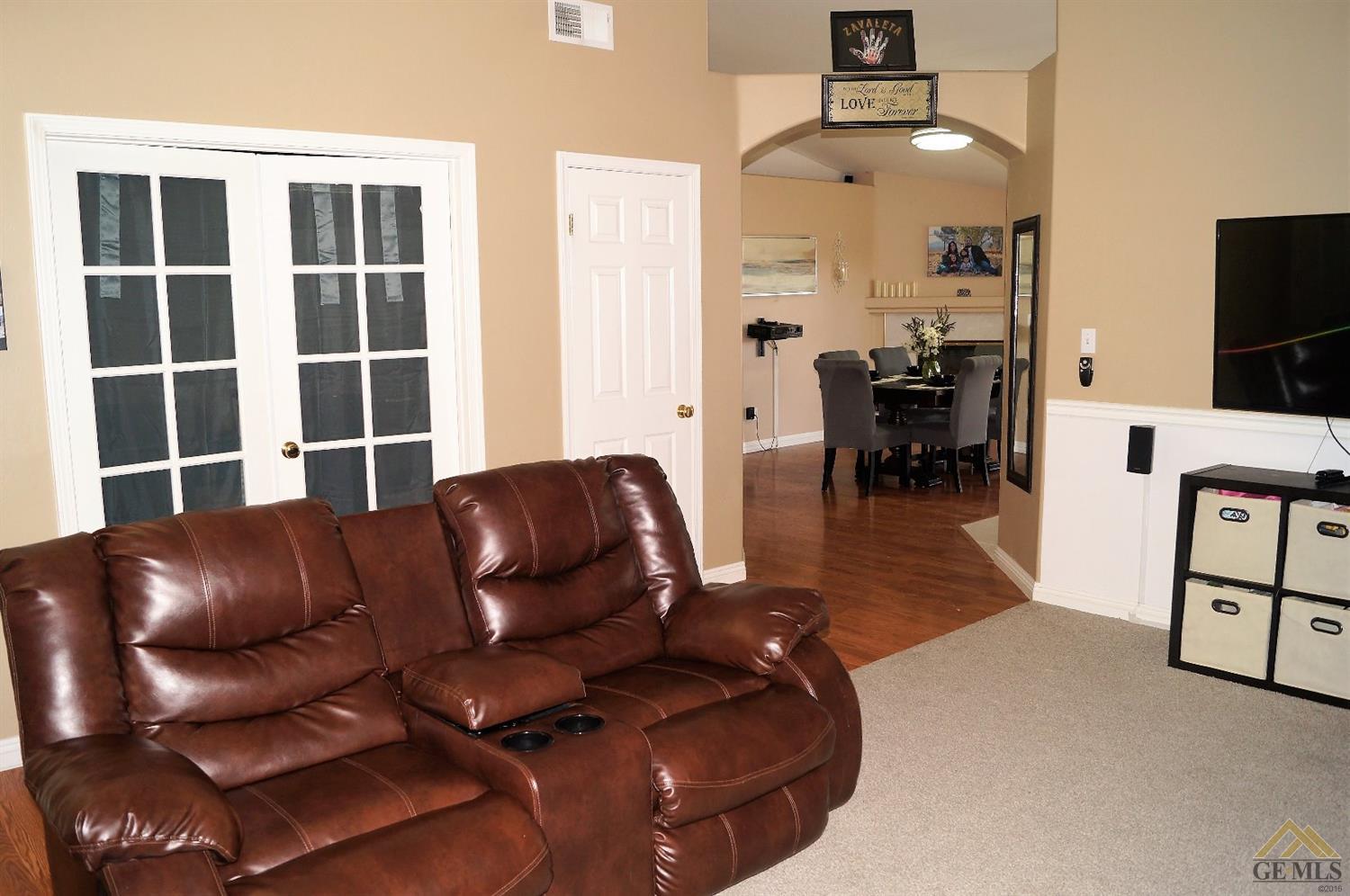 5407 Spring Flower Way Bakersfield, CA 93313 - Photo 7 of 21