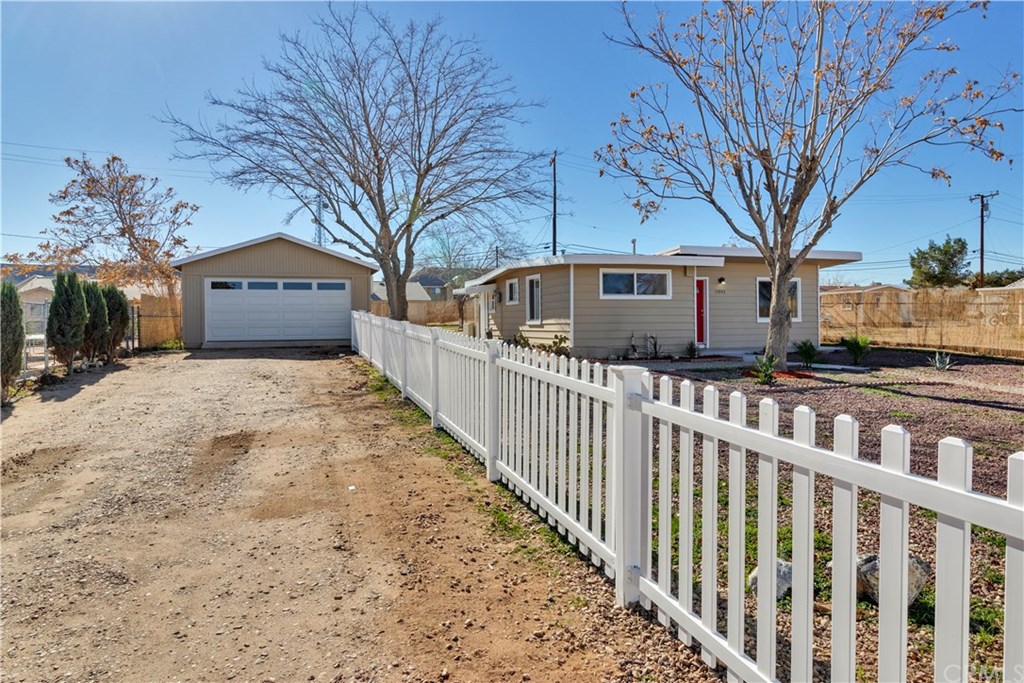 15943 Pine Street Hesperia, CA 92345 - Photo 4 of 21