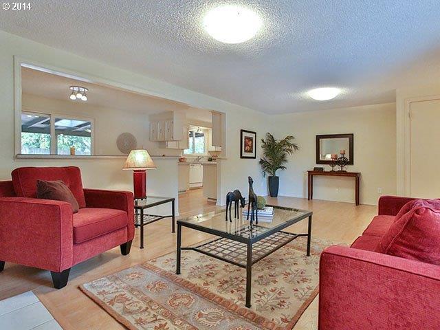 4279 Southeast 26th Court Gresham, OR 97080 - Photo 3 of 16 Gallery Image 3