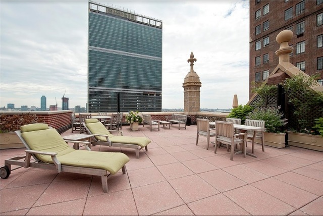 The Manor 333 E 43rd St, Manhattan, NY 10017 - Photo 6 of 8