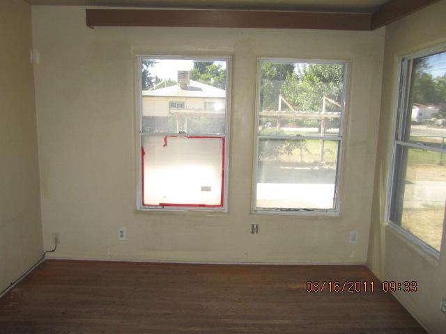 912 Baldwin Road Bakersfield, CA 93304 - Photo 3 of 10 Gallery Image 3