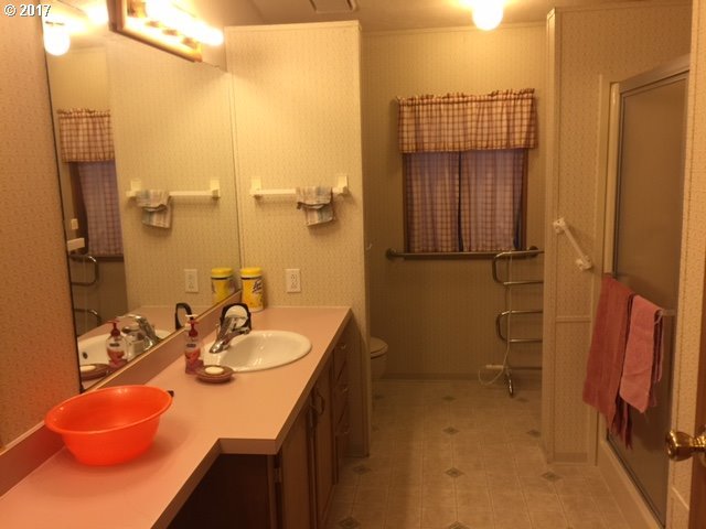 100 River Bend Road, Unit 102 Reedsport, OR 97467 - Photo 7 of 12