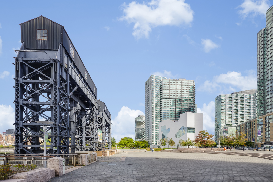 2-40 51st Avenue, Unit 3S Queens, NY 11101 - Photo 17 of 18