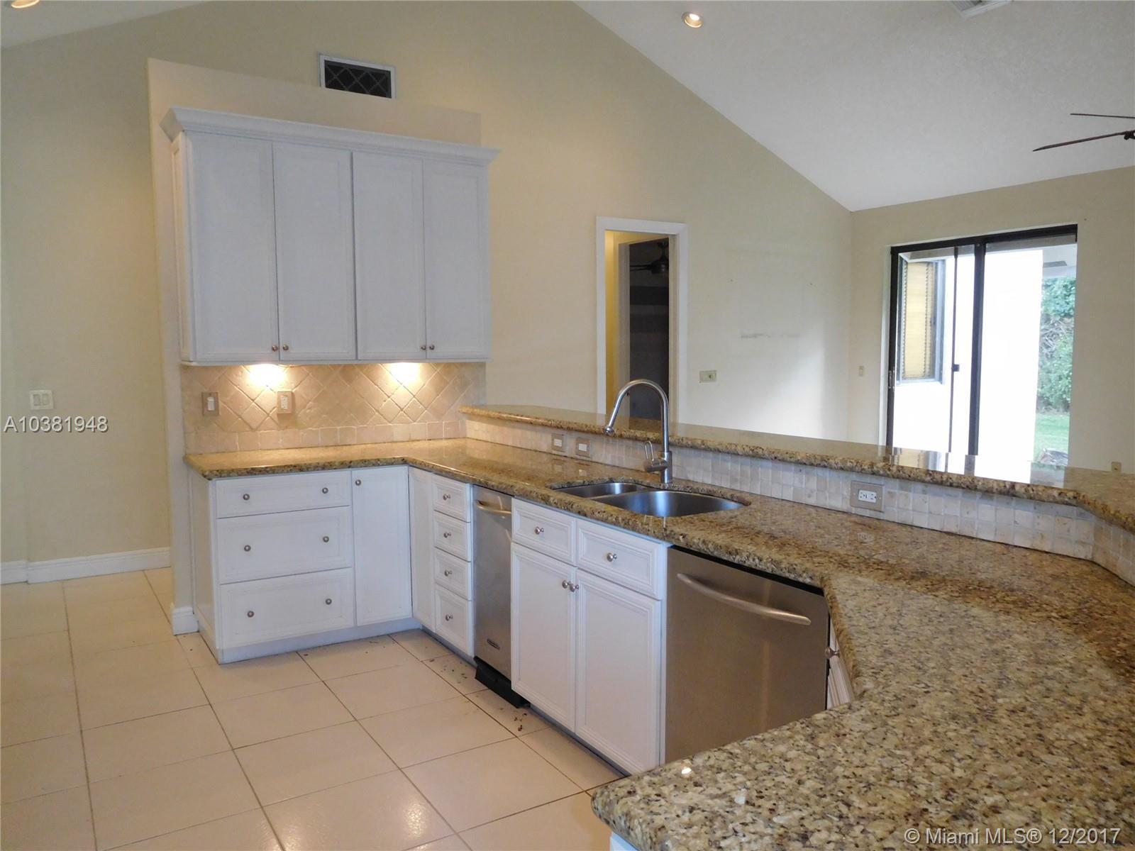 17920 Fieldbrook Circle East Boca Raton, FL 33496 - Photo 11 of 38 Gallery Image 11