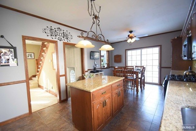 25 Suncrest Avenue Haledon, NJ 07508 - Photo 7 of 17