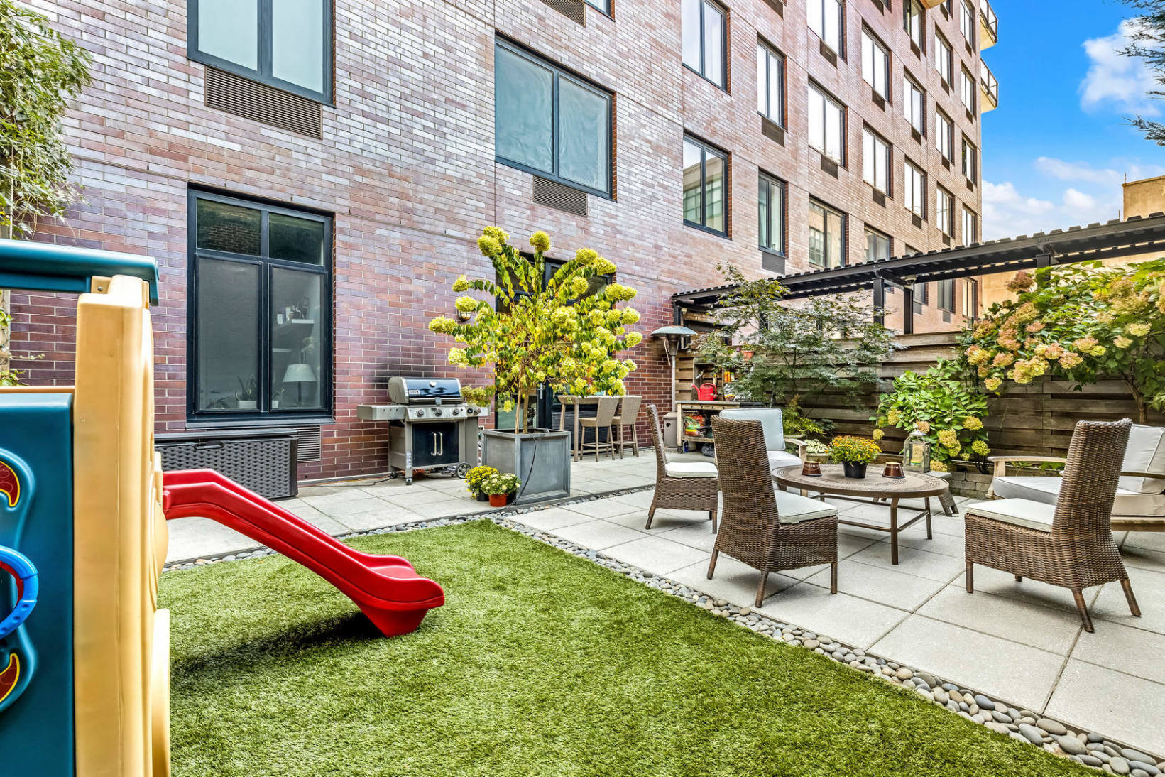 21-45 44th Drive, Unit 1A Queens, NY 11101 - Photo 2 of 13