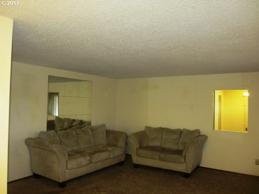 1290 Stanfield Road Woodburn, OR 97071 - Photo 10 of 25 Gallery Image 10