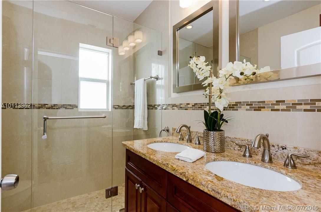 423 Southwest 19th Road Miami, FL 33129 - Photo 19 of 35