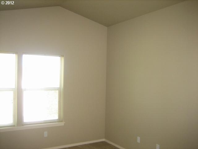 15553 Southwest Stone Ridge Circle Beaverton, OR 97007 - Photo 5 of 11 Gallery Image 5