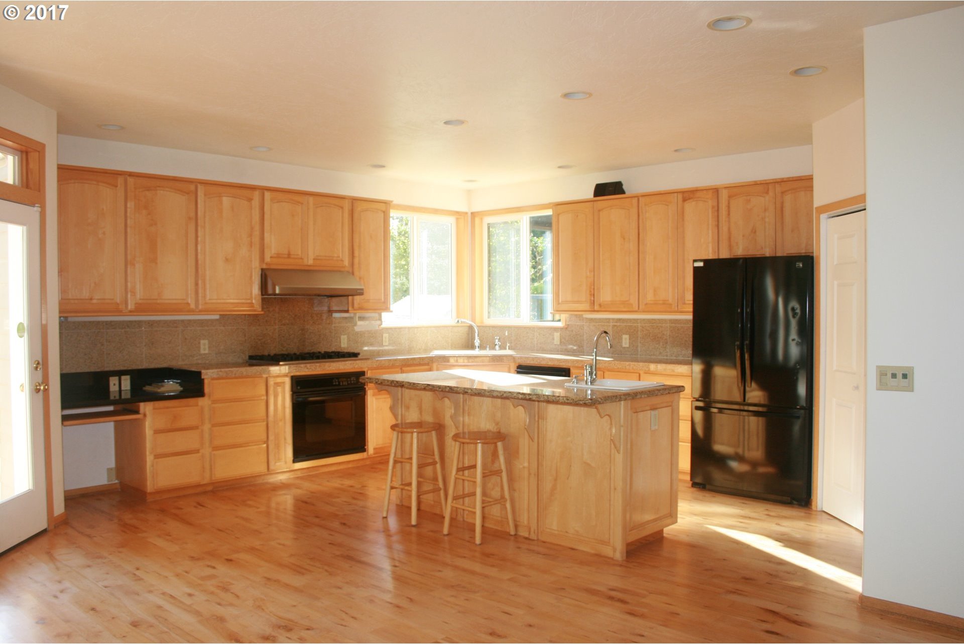27766 Hunter Creek Road Gold Beach, OR 97444 - Photo 15 of 32 Gallery Image 15