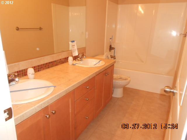 9560 Southwest Diamond View Way Beaverton, OR 97007 - Photo 8 of 16 Gallery Image 8