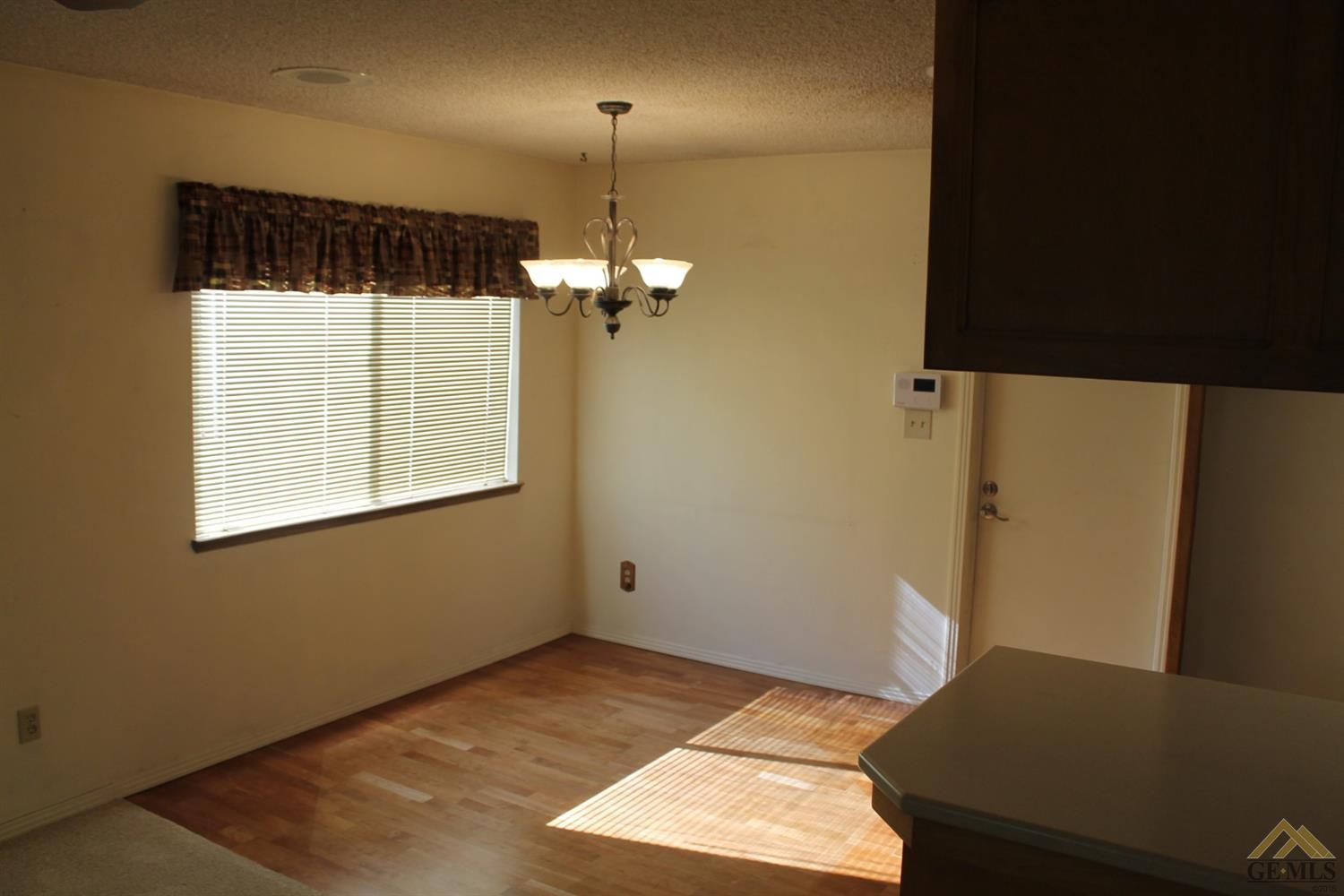 2300 Westminster Drive Bakersfield, CA 93309 - Photo 4 of 17