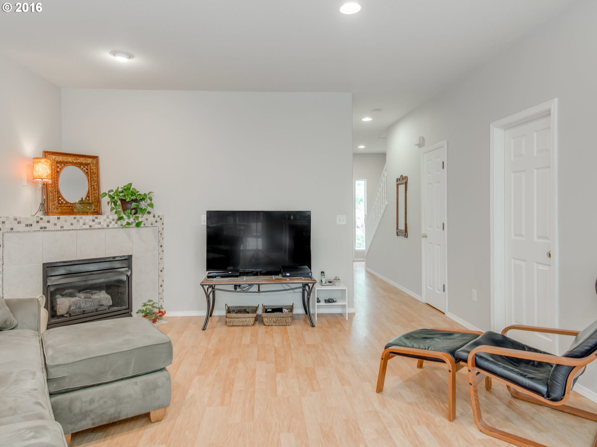 5828 Southeast 16th Loop Gresham, OR 97080 - Photo 4 of 21