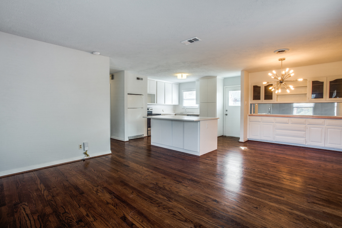 533 Hambrick Road Dallas, TX 75218 - Photo 2 of 8