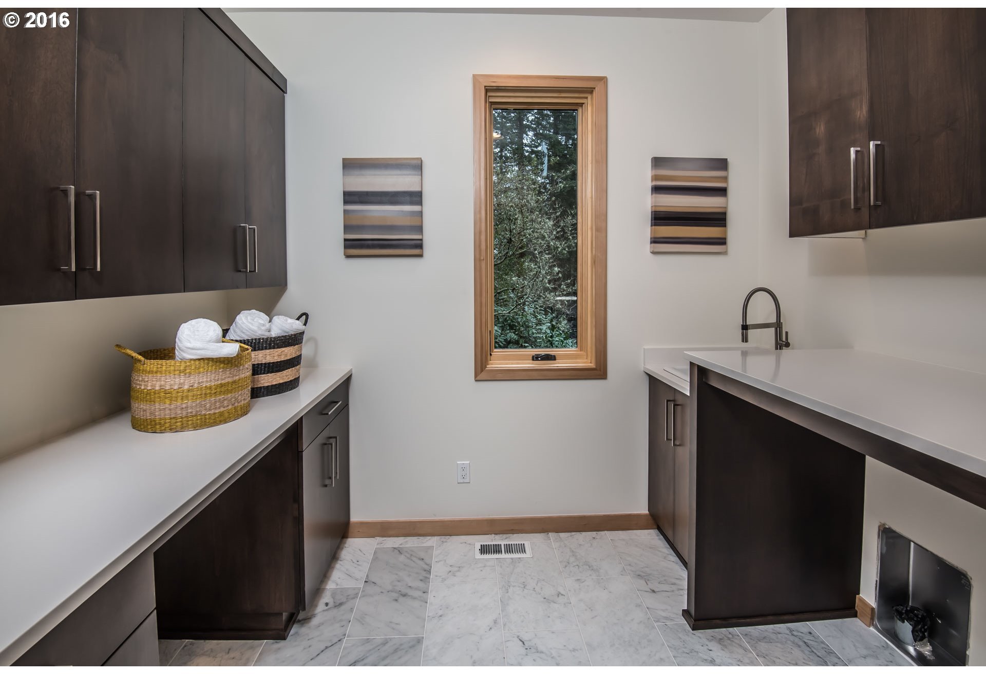 1895 Southwest Highland Road Portland, OR 97221 - Photo 12 of 27 Gallery Image 12