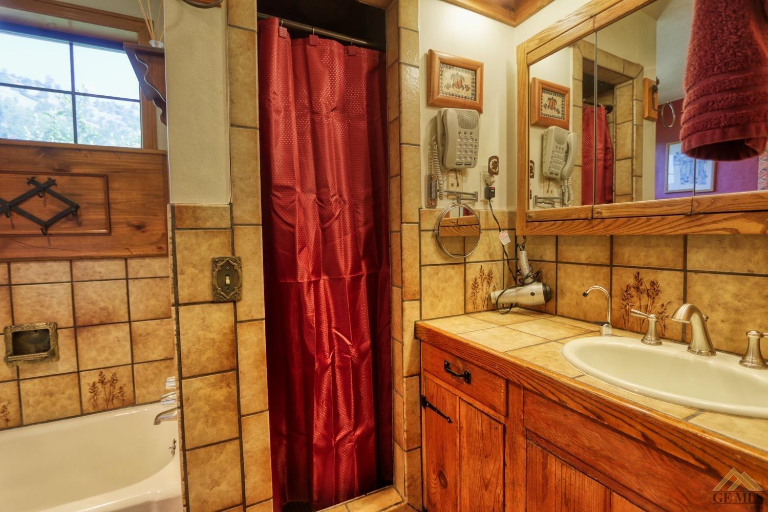 28101 Giraudo Road Tehachapi, CA 93561 - Photo 15 of 40 Gallery Image 15