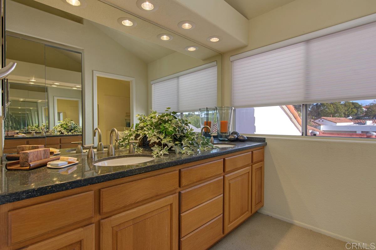 4185 Rhodes Way Oceanside, CA 92056 - Photo 11 of 25 Master Bath upstairs