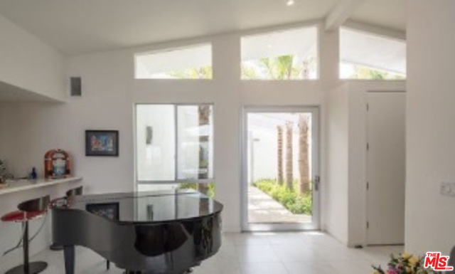 22719 Federalist Road Calabasas, CA 91302 - Photo 11 of 23