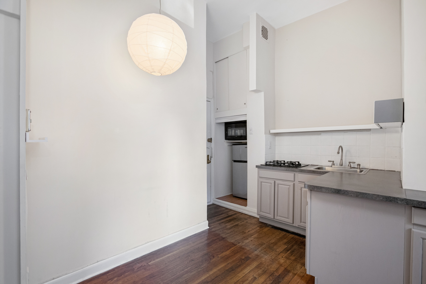 151 East 20th Street, Unit 2A Manhattan, NY 10010 - Photo 2 of 5