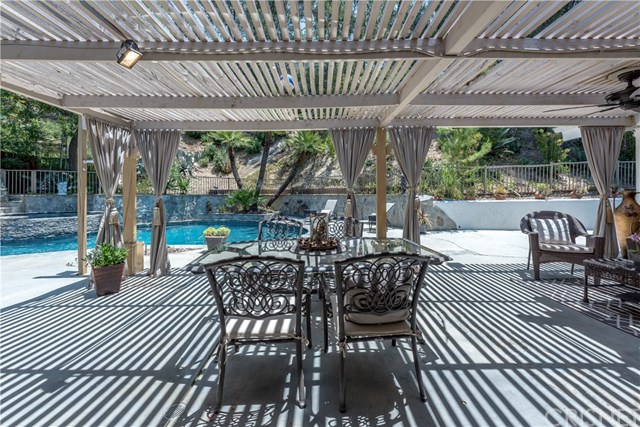 4450 La Barca Drive Tarzana, CA 91356 - Photo 27 of 28