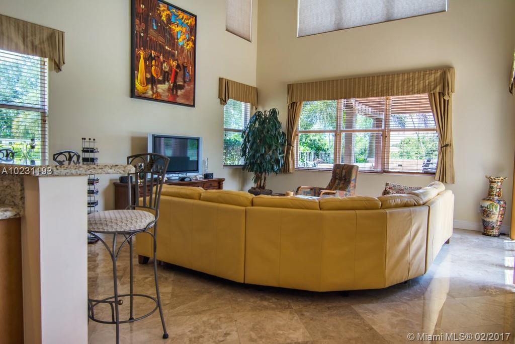 9946 Vía Bernini Lake Worth, FL 33467 - Photo 13 of 35