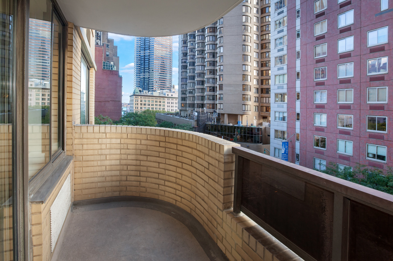 311 East 38th Street, Unit 4A Manhattan, NY 10016 - Photo 2 of 7