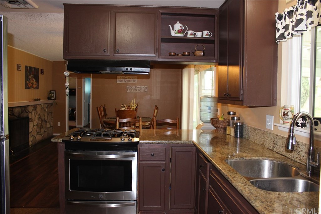 6984 Center Street Highland, CA 92346 - Photo 5 of 26