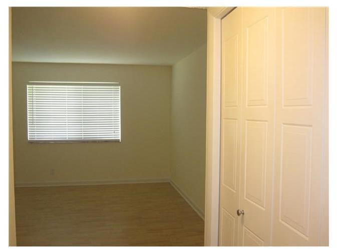 350 Racquet Club Road, Unit 202 Weston, FL 33326 - Photo 5 of 10