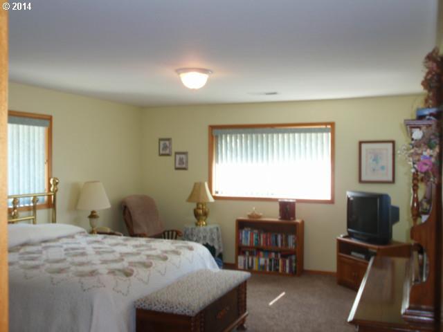 16704 Thompson Road Brookings, OR 97415 - Photo 9 of 16 Gallery Image 9