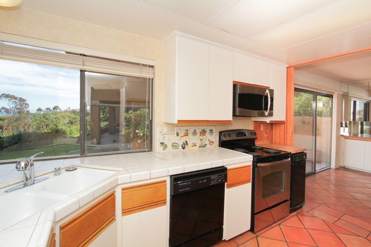 6685 Caminito Scioto La Jolla, CA 92037 - Photo 9 of 25