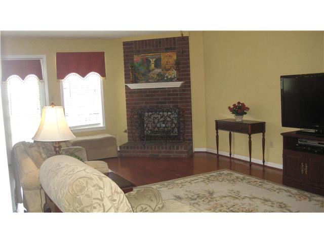 263 Cross Point Cove Collierville, TN 38017 - Photo 7 of 13 Corner gas fireplace