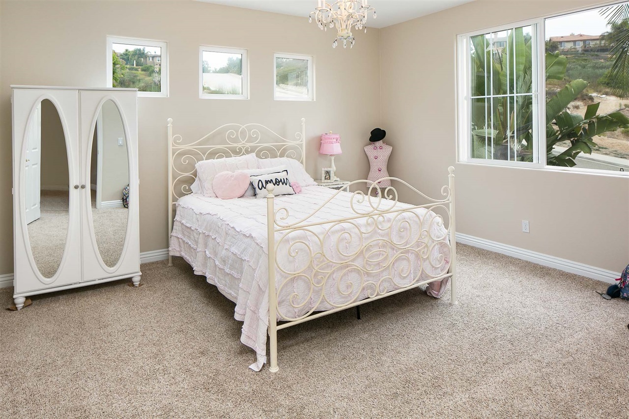 1661 Docena Road Carlsbad, CA 92011 - Photo 12 of 22