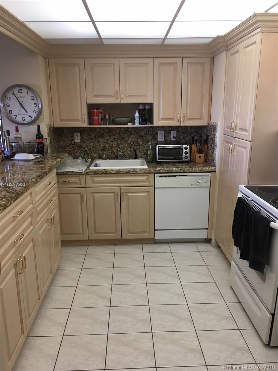 11111 Biscayne Boulevard, Unit 5D Miami, FL 33181 - Photo 3 of 15