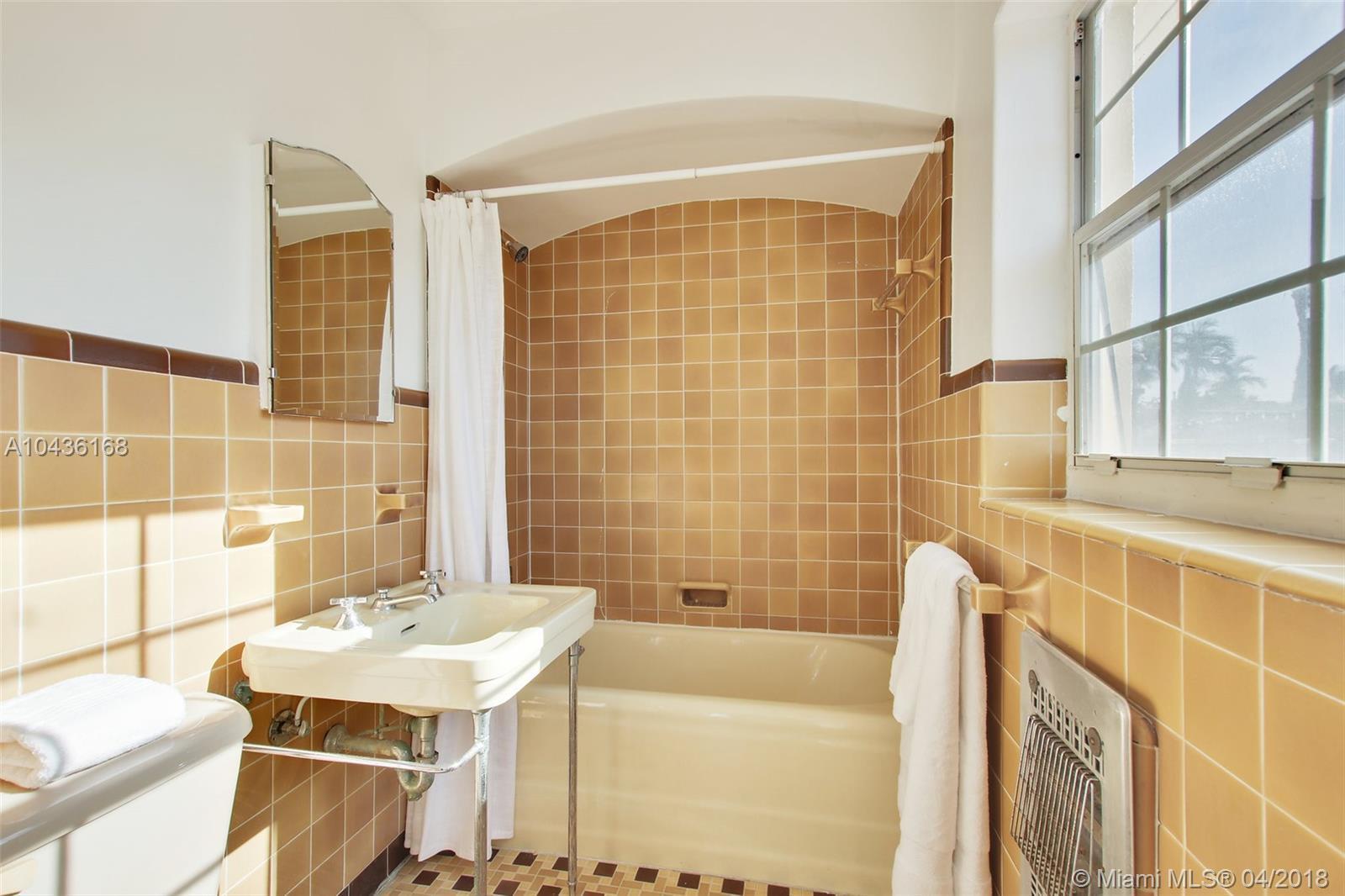 5184 Pine Tree Drive Miami Beach, FL 33140 - Photo 33 of 36